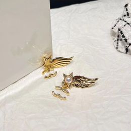 18K GOUD GOLDERDE Designer Letter Oorbellen Luxuremerk Women's Beautiful Earrings Rhinestone Pearl Pendant oorbellen voor bruiloftsjuwelen Ornamenten Zoet