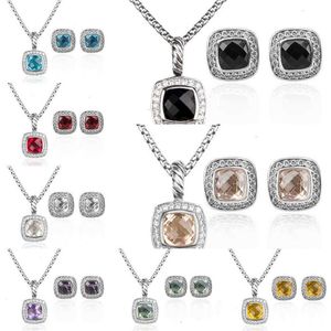 Collier Garnet Garnet 18 carats Ensemble de luxe et créateur de bijoux de diamants Boucles d'oreilles Stud Oread Fashion 257Z