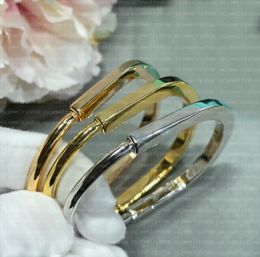 18K Vergulde Hoge Kwaliteit Bangle Klassieke Mode Lock Armband voor WomenGirl Bruiloft Moederdag Sieraden Vrouwen geschenken