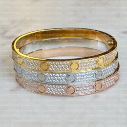 18K Plaqué Or Haute Qualité Bracelet Classique Mode Amour Vis Bracelet Diamant pour WomenGirl Mariage Fête Des Mères Bijoux Femmes cadeaux