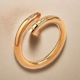Anillo de alta calidad chapado en oro de 18 quilates, anillo de amor de moda clásico, anillo de uñas para mujeres y niñas, joyería para el día de la madre, regalos para mujeres