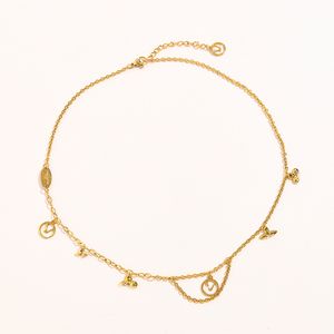 18 Karat vergoldete Luxusmarke Designer Brief Blumen Anhänger Halsketten Edelstahl Halsband Anhänger Halskette Kette Schmuck Zubehör