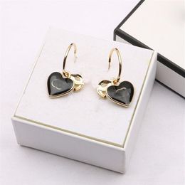 18K chapado en oro Diseñadores de marcas de lujo Letras dobles Stud Heart Ear Loop Geométrico Mujeres famosas 925 Silver Crystal Rhinestone Ear275e
