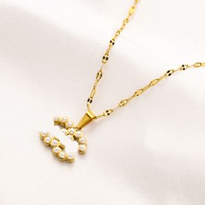 Collier de créateur de luxe en or 18 carats pour femmes pour femme Perl Pendante Chain Chain Colliers Bijoux Accessoire Haute qualité