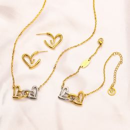 18 carats plaqué or pendentif colliers de luxe marque designers lettre amour mode femmes timbre en relief colliers de mariage bijoux cadeau