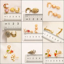 Boucles d'oreilles à tige en acier inoxydable plaqué or 18 carats Célèbre marque géométrique Desigenr Lettre Cristal Strass Perle Boucle d'oreille Femmes Bijoux de mariage Cadeaux 5Style