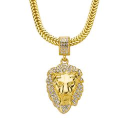 Collier pendentif en forme de tête de lion en forme de tête de lion avec pendentif en or 18 carats