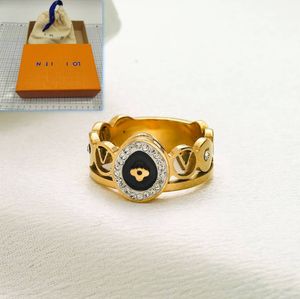 Anneaux de mariage en or 18 carats nouveaux créateurs de créateurs de style classique Logo Cadeaux de luxe Boîne à bague emballage Boutique bijoux