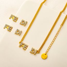 18K vergulde damessieradenset nieuwe liefdesgeschenken kristalkettingen romantische stijl kerstoorbellen minimalistisch design boetieksieradenset