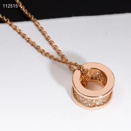 18K ketting Luxe merkontwerper Hangers Kettingen Roestvrij staal Letterkettingen Ketting Sieraden Accessoires Geschenken 2024 Beroemde sieraden Diamant