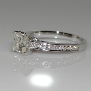 18k witgoud prinses diamanten ring vierklauw vierkante diamanten ring vrouwelijke modellen bruiloft eenvoudige ring retail Whole351S