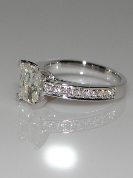 Ring de diamantes de oro de oro blanco de 18 km Ring Fourclaw Square Diamond Models Wedding Simple Ring Milor9436632