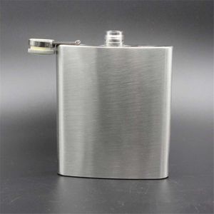 18 oz / 500 ml Hip Flask Bouteille de vin Whisky Vodka Bouilloire Tasse en acier inoxydable Tasse Conteneur d'eau Sac en cuir en option et boîte-cadeau