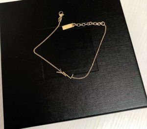 19 bedelarmbanden Sierlijke designerarmband luxe letter liefde armbanden metaal niet gemakkelijk te vervagen mini hanger vergulde gouden armband sieraden voor vrouwen populair ZB018 Q2