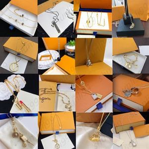 19 Stijl Ontwerpers Paar Ketting Mode Vrouwen 18K Vergulde Luxe Slot Hanger Kettingen Mannen Rvs Ketting Hiohop276H