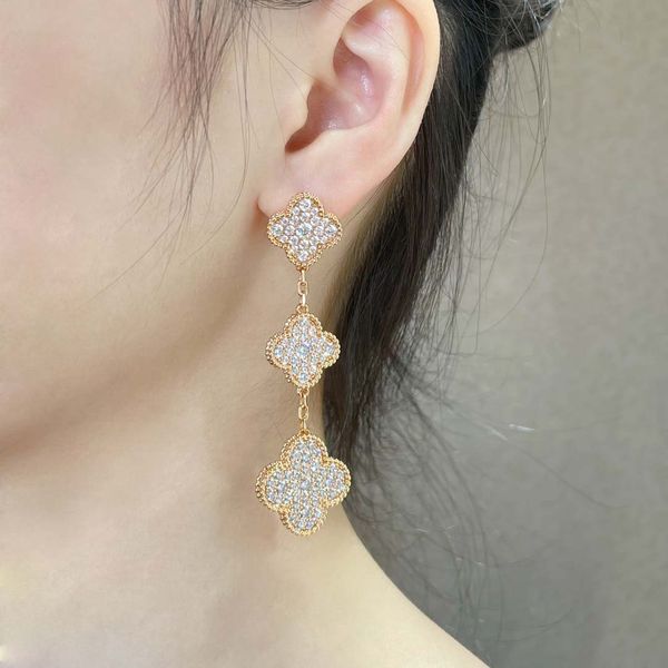 190 boucles d'oreilles design trèfle à quatre feuilles boucle d'oreille pour femmes Senior classique trèfle oreille anneau à la mode boucles d'oreilles dorées