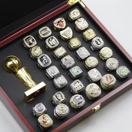 1967 a 2021 Campeones del equipo de la ciudad de baloncesto Juego de anillos de campeonato con caja de madera Recuerdo Hombres Mujeres Niño Fan Regalo de cumpleaños 2021 Joyería de hip hop Deporte Punk