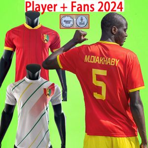 2024 Guinée Soccer Jerseys GUIRASSY BAYO GUILAVOGUI KAMANO KEITA MORIBA M.DIAKHABY 23 24 25 Accueil Chemises de football blanc rouge 2025 Version du joueur des fans Uniformes S-2XL