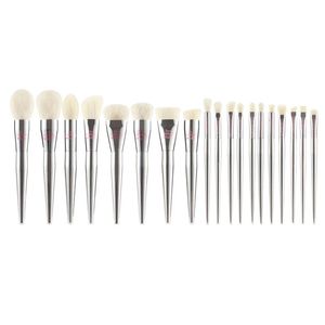 19pcs/Set Hoge kwaliteit Volledige functionele make -upborstels Set Powder Blusher Hoogtepunt oogschaduw Wenkbrauw Make -up borstels Silver Coat240102