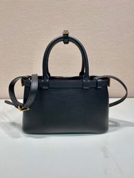 1BA418 nieuwe dameshandtas high-end op maat gemaakte crossbody tas koeienhuid schoudertas drie rasterlagen ontwerp eenvoudig en sfeervol mode grote capaciteit ruimte