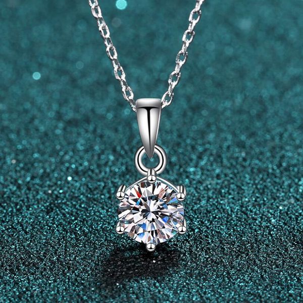 1CT Solitaire Pendant Luxe Bijoux 925 STERLING SILP CLASSIQUE SIX CLAW RONDE COUPE BLANC TOPAZ CZ DIAMOND GEMSTONES PARY FEMMES FEMMES COFE COLLIC CLOCHIER CLASSIQUE