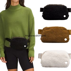 1L Designer Black Crossbody Bag Fleece Belt Bag Multifonctionnel Zipper Waistpack Sports Mobile A choisi le yoga Mini Bag Gym Womens Upgrade Sac à bandoulière