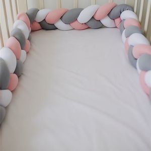 1 M/2 M/3 M/4 M bebé cuna trenzado parachoques Proudlyzimbabwean cuna parachoques nudo almohada cojín cuna Protector habitación decoración 211025