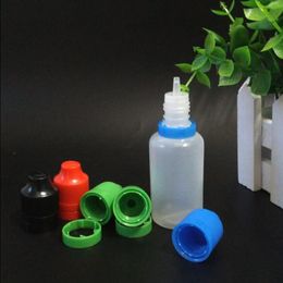 Bouteilles de compte-gouttes de 1 oz PE pour E liquide 30 ml bouteilles en plastique avec sabot coloré Capes d'épreuves évidentes