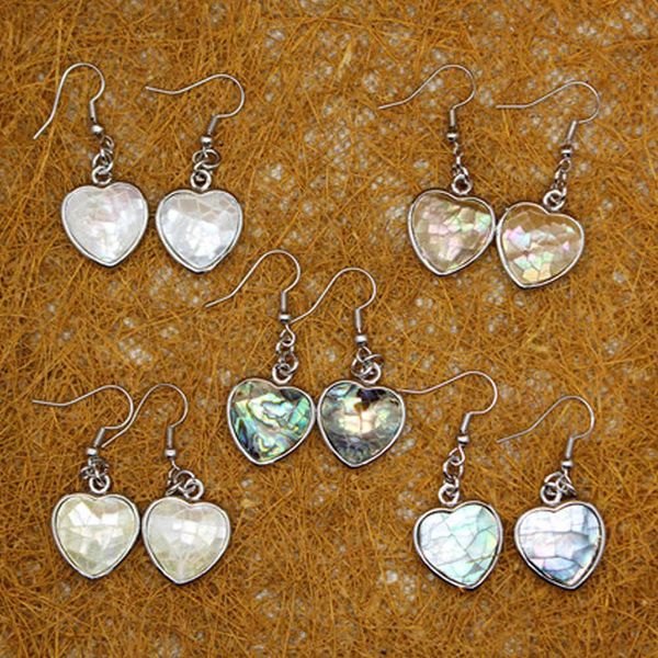 Boucles d'oreilles classiques en coquillage naturel pour femmes, 1 paire, pendentif en forme de cœur, en cristal, bijoux élégants pour fête de mariage, faits à la main