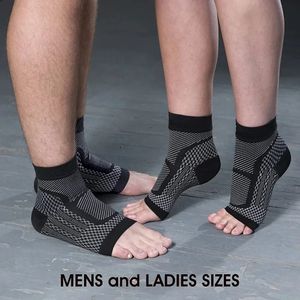 1pair Sports La cheville supporte l'abrille à manche de compression Fasciite Plantar Fasciitis Sock pour Achille Tendonite Douleurs articulaires gonflement du talon 240402