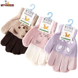 1Pairs Winter Warm Warm Biños Niñas Cartoon Bear Bun Pattern Glove Kids Guantes de juego al aire libre durante 3-7 años L2405