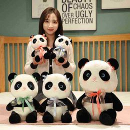 1 pc 253848cm Cartoon schattige vlinderbinding Panda knuffel Kawaii -poppen super schattig nationale schatkussen gevuld voor Ldren Girls J220729