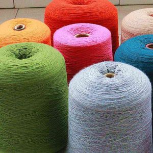 1PC 500g / Groupe 100% de laine mérinos filetage de laine à la main DIY Echarpe gants châle en laine douce et fermeture matérielle de fil à la main 1000m Y211129
