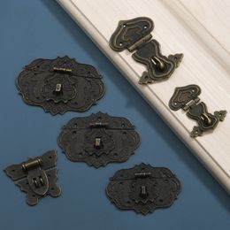 1pc Antique Bronze Hinge Zine Alloy bas bas Board Vintage Latch Hasp Bijoux coffre en bois Boîte de décoration en bois Accessoires de mobilier