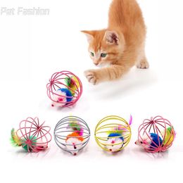 1PC Cat jouet bâton plume bague avec une cloche de souris Toys Plastique artificiel coloré chat teaser jouet fournit des animaux de compagnie aléatoires y240429