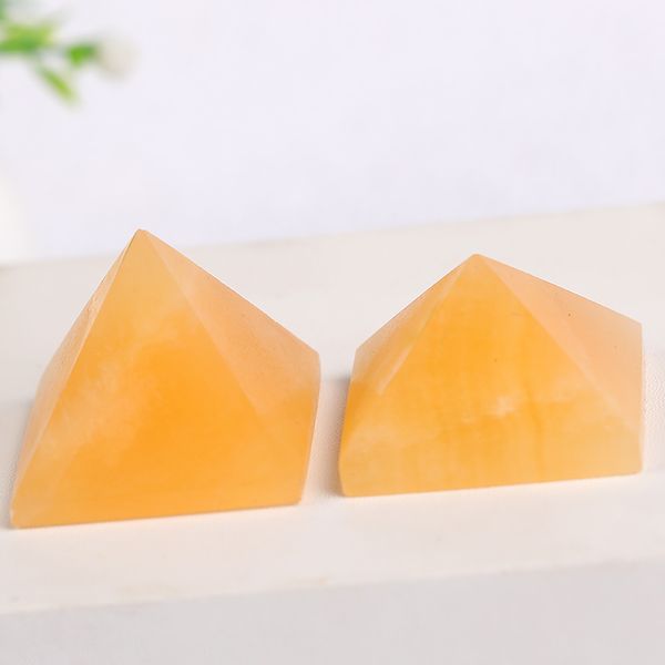 1pc Chakra Golden Aventurine Pyramid Natural Jade Crystal Handmake Punteo de cristal Piedras de curación Minerales Torre de cuarzo