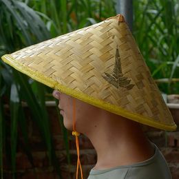 1 PC chinois rétro bambou rotin pêcheur chapeau à la main tissage paille seau chapeau tourisme pluie danse accessoires cône pêche parasol chapeau 240314