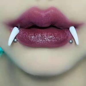 1pc Fangs en acier inoxydable personnalisé Piercing Labret LIP Anneau Goth Cosplay Dentrages Bijoux Bijoux 16G 240518