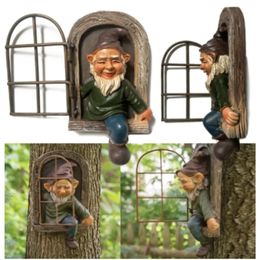 1 PC Elfe Nain Oldman Statut Fenêtre Extérieure Arbre Hugger Coquine Résine Sculpture Jardin Mignon Barbe Blanche Gnome Décor De Pâques Cadeau 240229