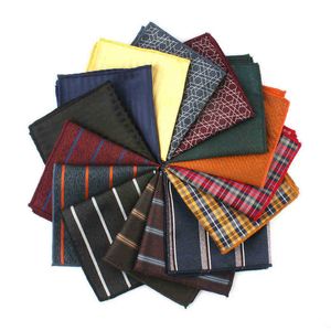 1pc Fashion Square Stripe zakdoek voor mannen Classic Vintage Jacquard Polyester handdoek voor trouwfeestbedrijf J220816