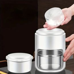 1pc Hand Crank Ice Crusher, Ice Crusher Scheerapparaat voor het maken van drankjes - voor snelle grove, geschoren of fijne chips Sneeuwkegels of slushies Mini draagbare ijsmachine Ice Crusher