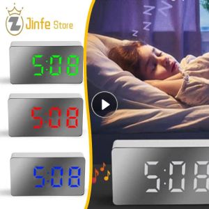 1pc Mesa de espejo LED Clock Alarma digital Pantalla de tiempo de noche Descripción de la luz del escritorio USB Reloj de despertador Regalos de decoración del hogar para niños