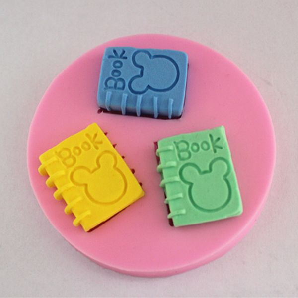 1pc Petit ours Forme de silicone Moule de savon Square Book Savon Cutter moule à gâteau boulangerie Moules de silicone Savons de fabrication d'outils