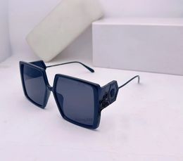 1pc Luxury Fashion Square Sunglasses pour femmes Designer à cadre surdimensionné vintage