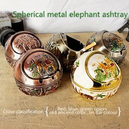 1pc Metal Elephant Ball Ball Ornement, le couvercle du vent à cendrier en métal vintage, décor de chambre, décoration intérieure