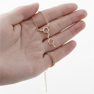 1 Molecuul Rode Wijn Resveratrol Hanger Ketting Chemische Moleculaire Science Structuur Chemie Dopamine Girls Lucky Woman Mother Men's Family Geschenken Sieraden