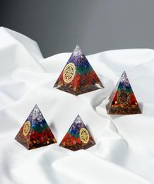 1PC Natuurlijke kristal kleurrijke macadam Chakra Therapie Steen reiki toren Augen piramide ornamenten6142080