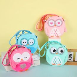 1pc Sac à corps crossbody de chouette en peluche pour enfants mignons d'épaule ronde garçons enfants Small Coin Purse Handbags portefeuille 240424