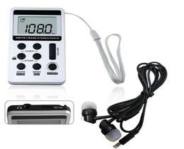 1 st Portable DC 5V Mini Pocket Two Band Radio FMAM digitale ontvanger met oortelefoon USB Cable2362104