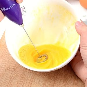 1pc willekeurige kleur creatieve elektrische eiklopper, mini-handmixer, bakgadget